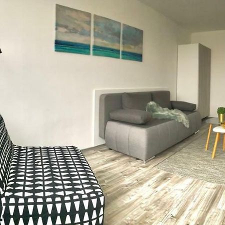 Central Apartments Veszprem Bagian luar foto