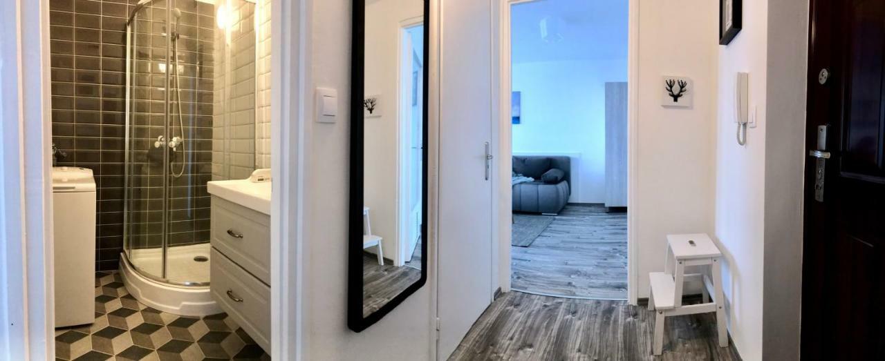 Central Apartments Veszprem Bagian luar foto