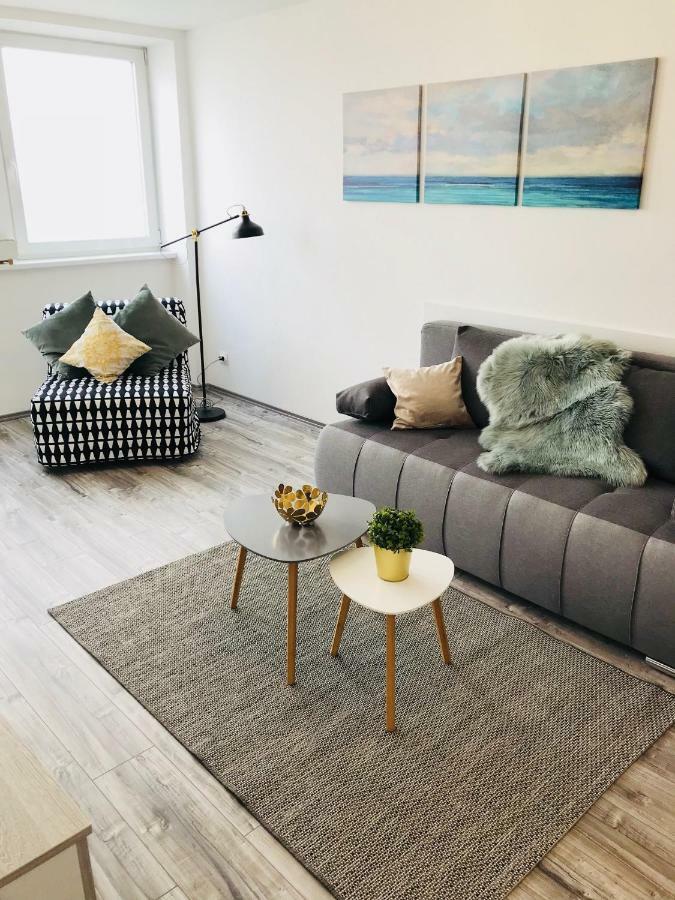 Central Apartments Veszprem Bagian luar foto