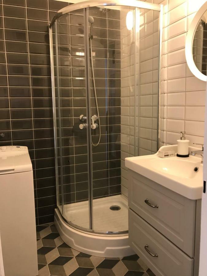 Central Apartments Veszprem Bagian luar foto